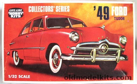 Life-Like 1/32 1949 Ford Tudor 2 Door Coupe - (ex-Pyro), 09290 plastic model kit